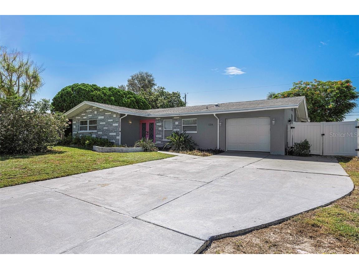 1354 62nd Avenue S Saint Petersburg FL 33705 T3470365 image1