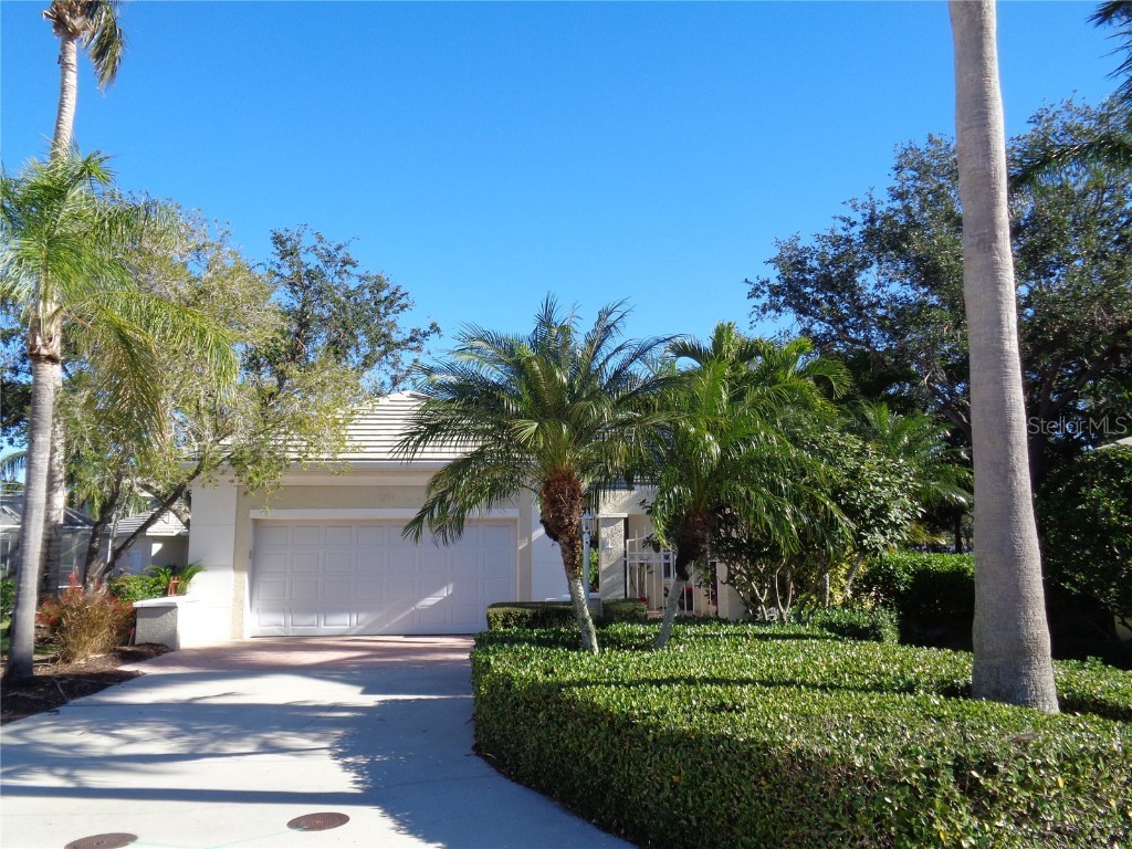 1354 Tearose Place Sarasota FL 34239 A4648767 image1