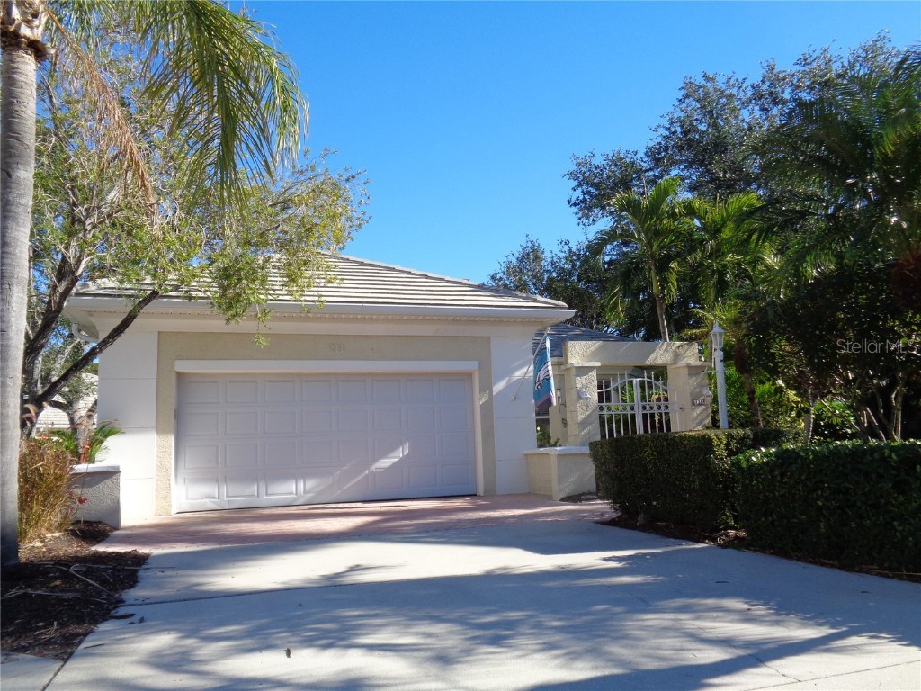 1354 Tearose Place Sarasota FL 34239 A4648767 image2