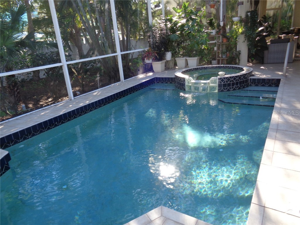 1354 Tearose Place Sarasota FL 34239 A4648767 image25