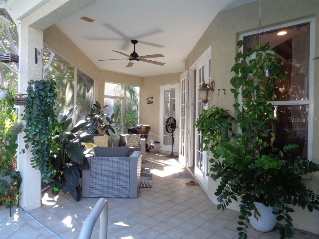1354 Tearose Place Sarasota FL 34239 A4648767 image28