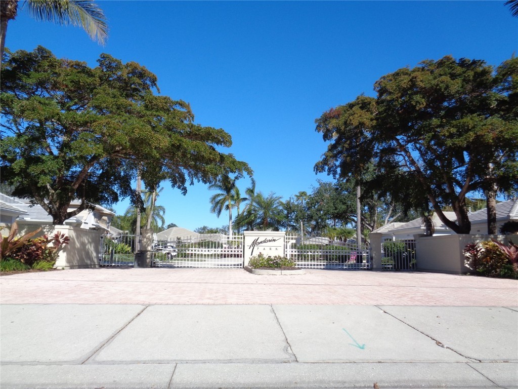 1354 Tearose Place Sarasota FL 34239 A4648767 image31