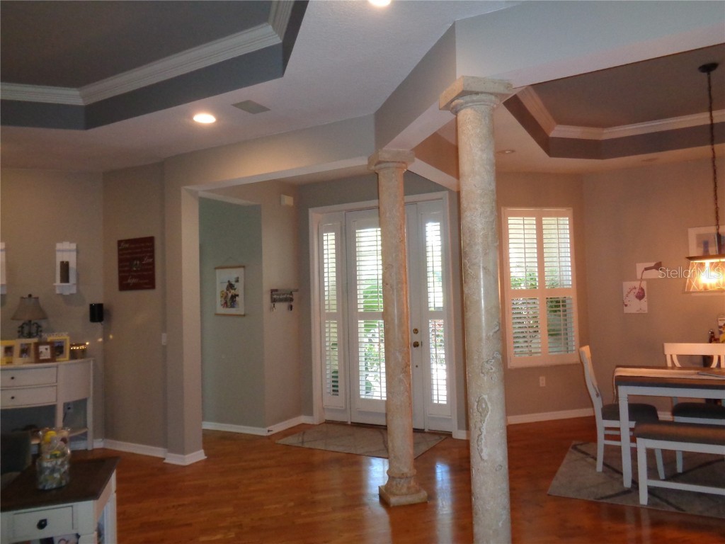 1354 Tearose Place Sarasota FL 34239 A4648767 image5