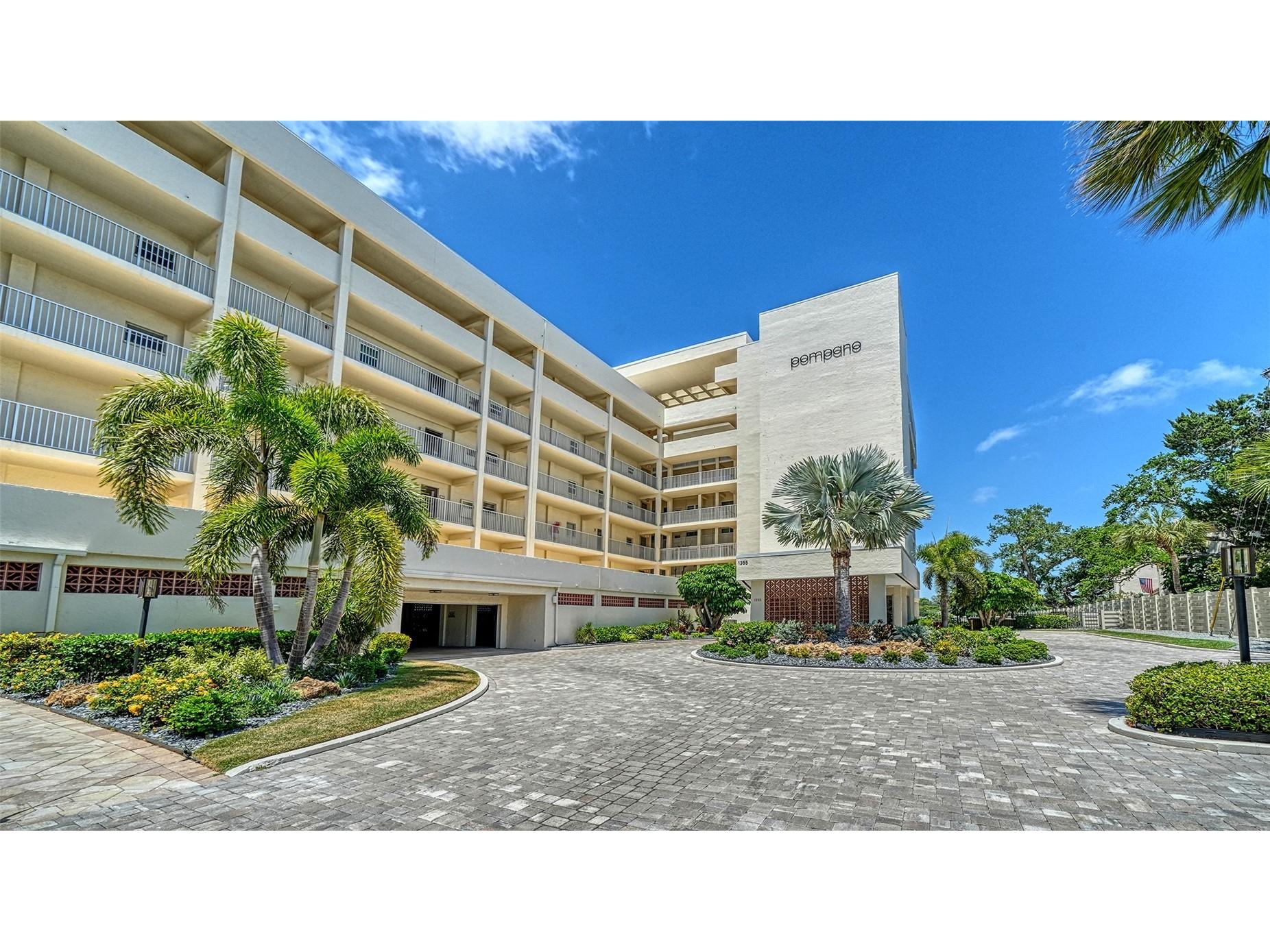 1355 S Portofino Drive #103 Sarasota FL 34242 A4693257 image1