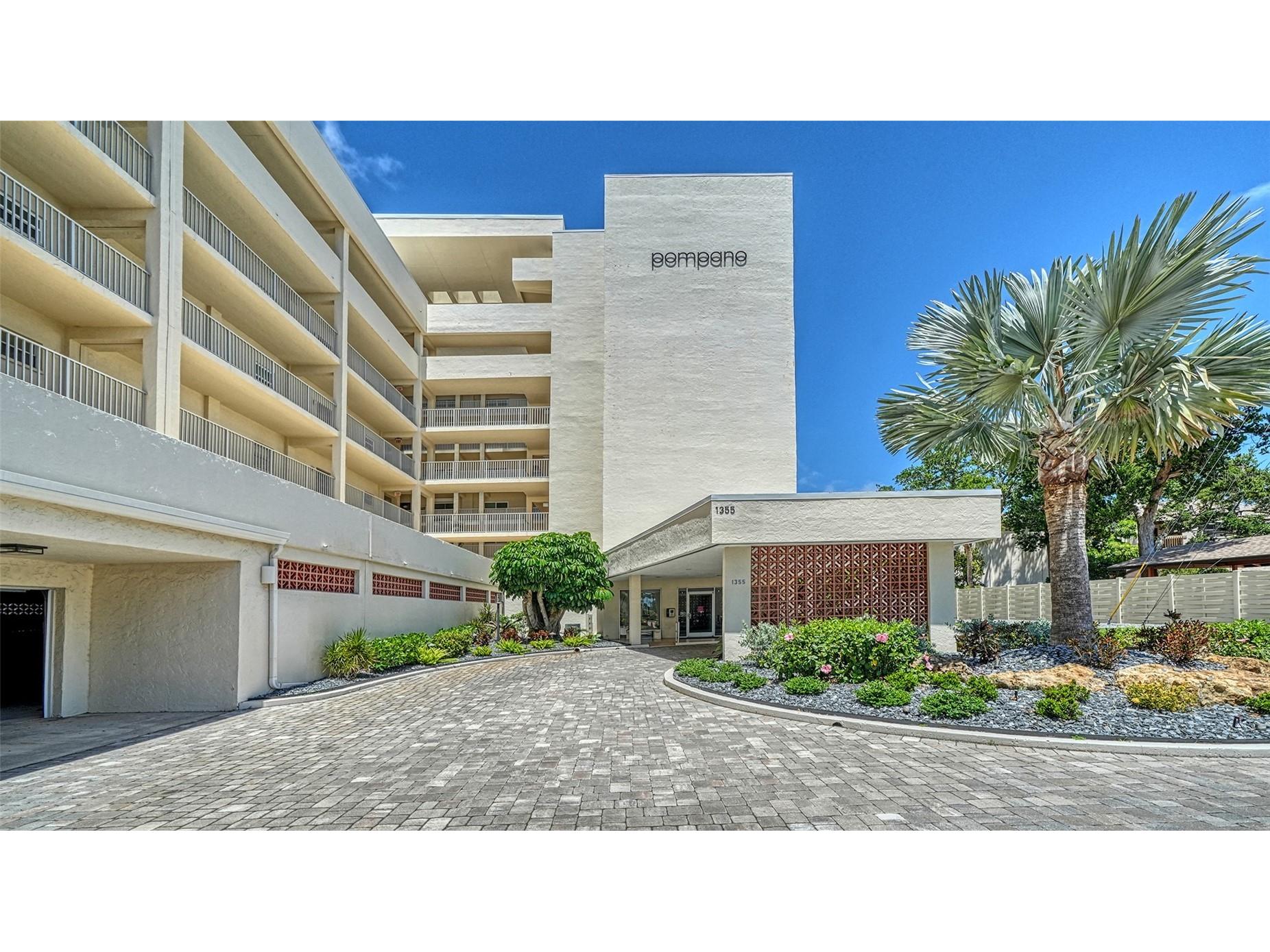 1355 S Portofino Drive #103 Sarasota FL 34242 A4693257 image2
