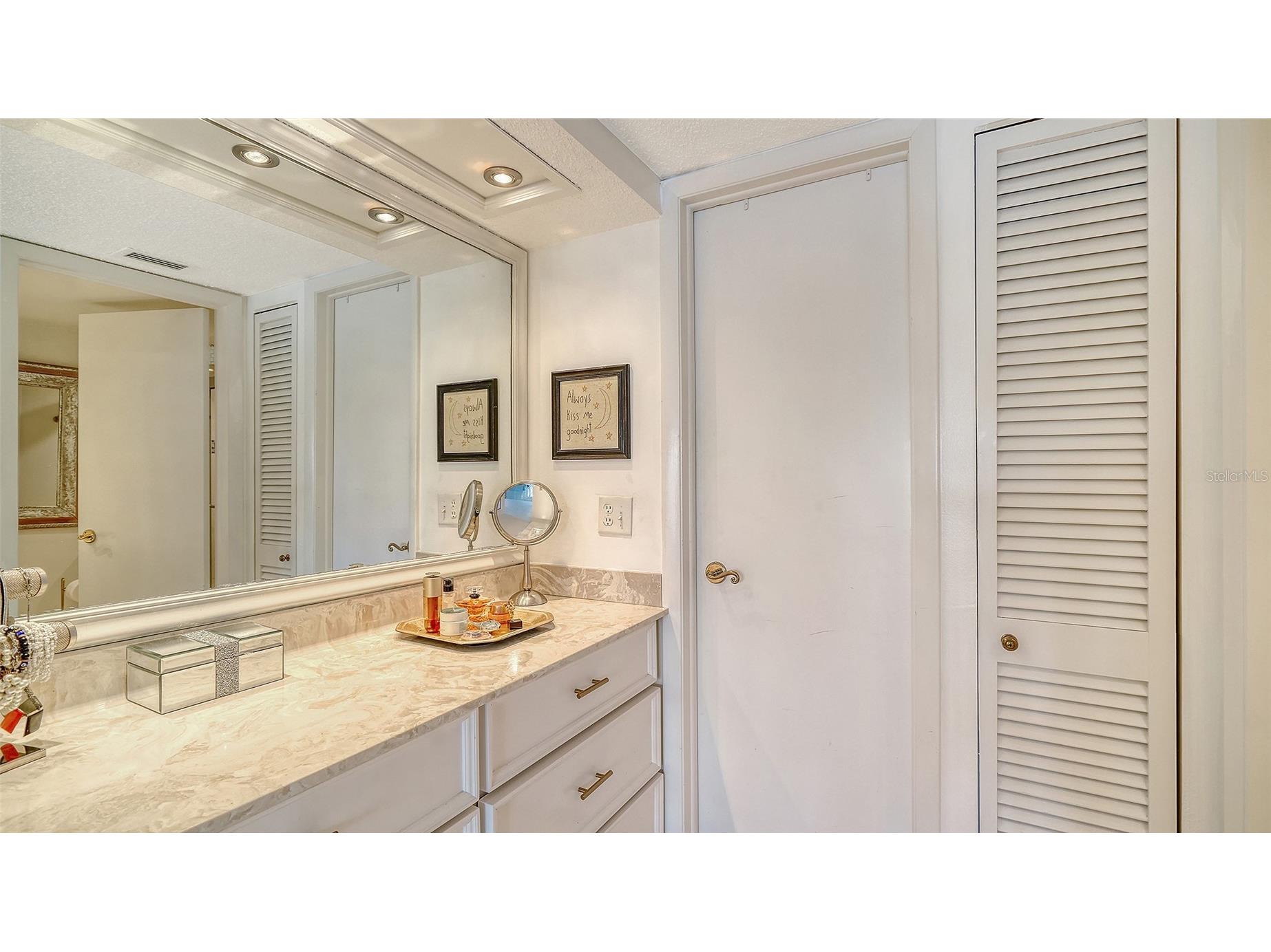 1355 S Portofino Drive #103 Sarasota FL 34242 A4693257 image38