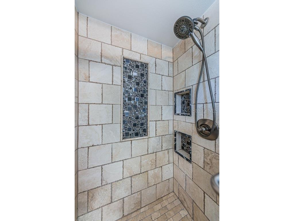 13556 Bellewood Avenue Seminole FL 33776 TB8454119 image9