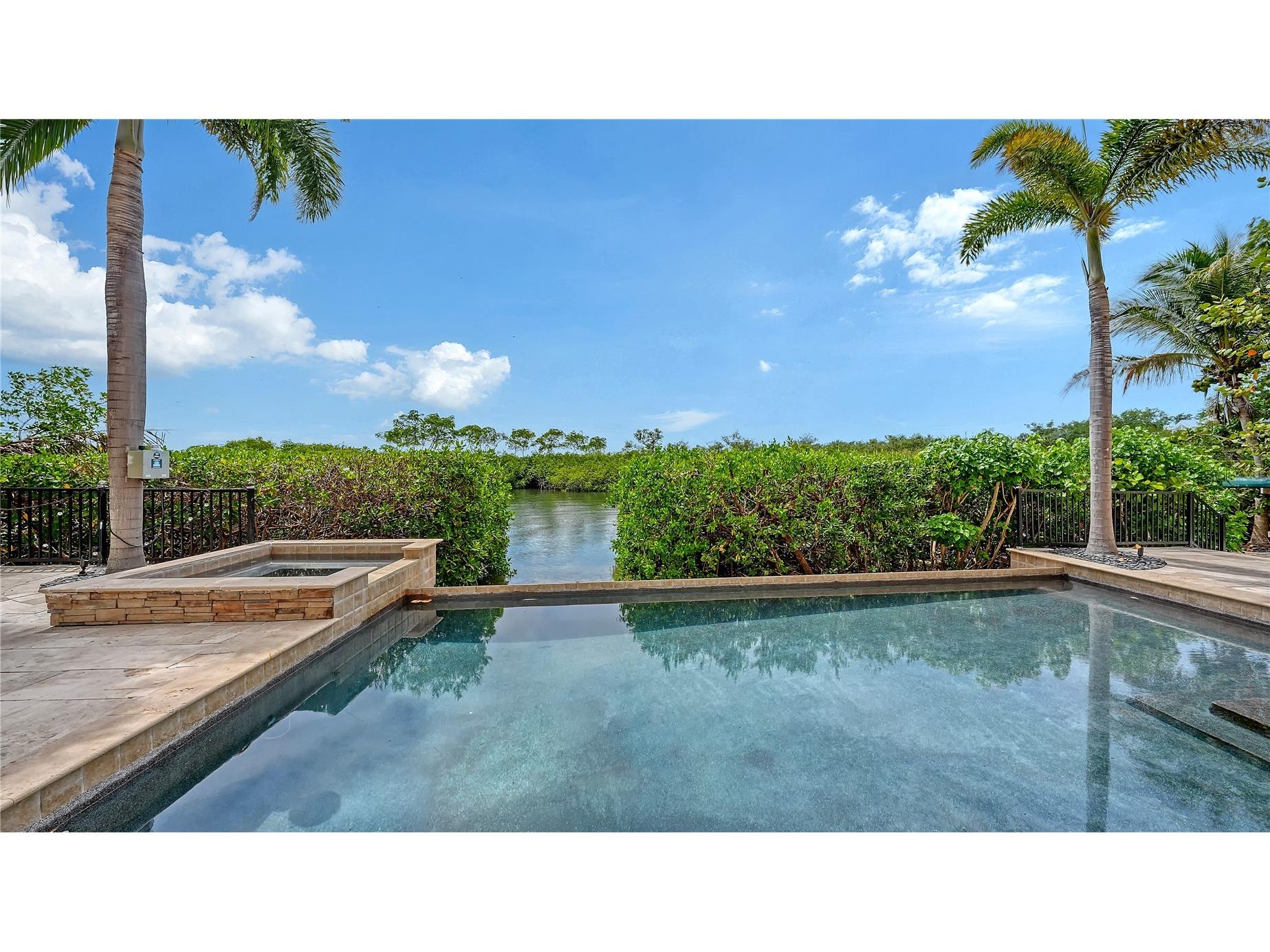 1356 Point Crisp Road Sarasota FL 34242 A4692551 image18
