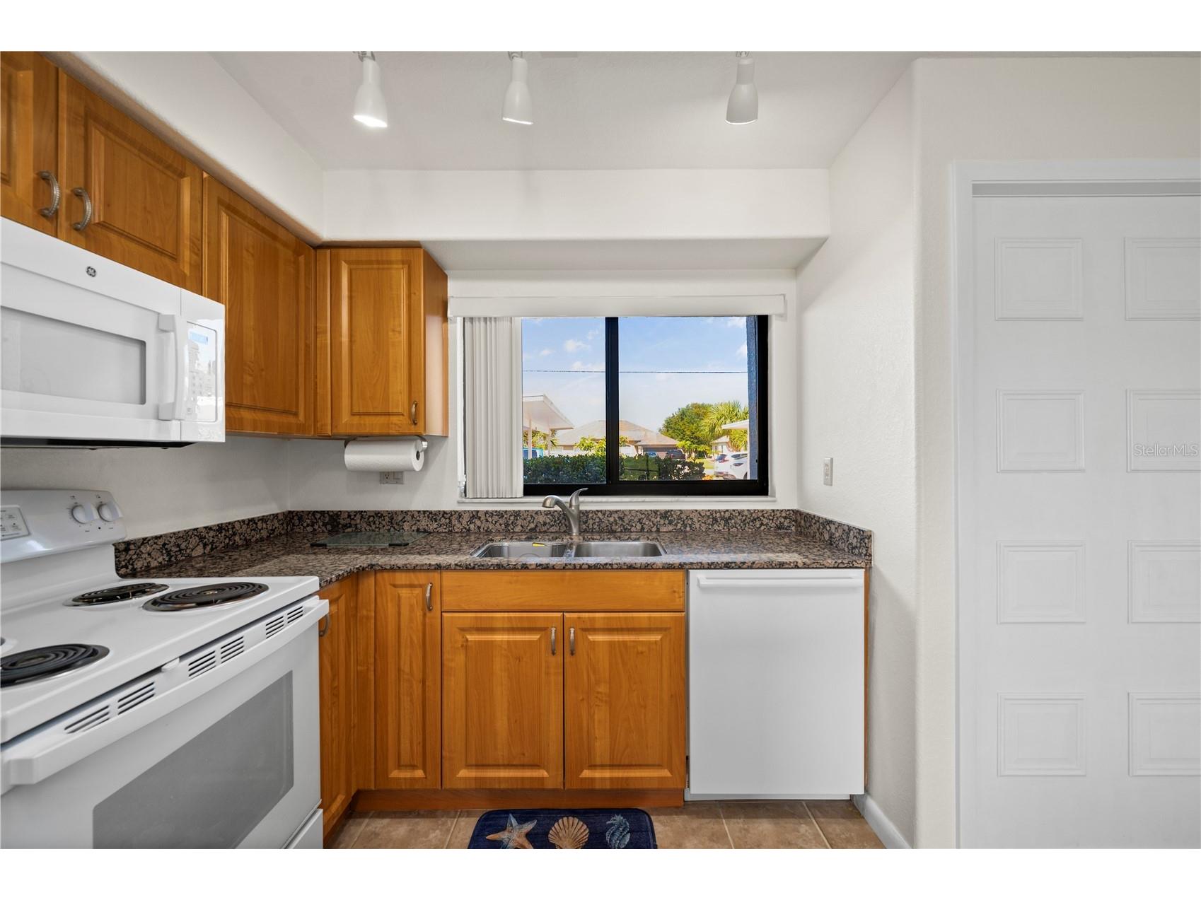 1356 Rio De Janeiro Avenue #108 Punta Gorda FL 33983 C7528066 image11
