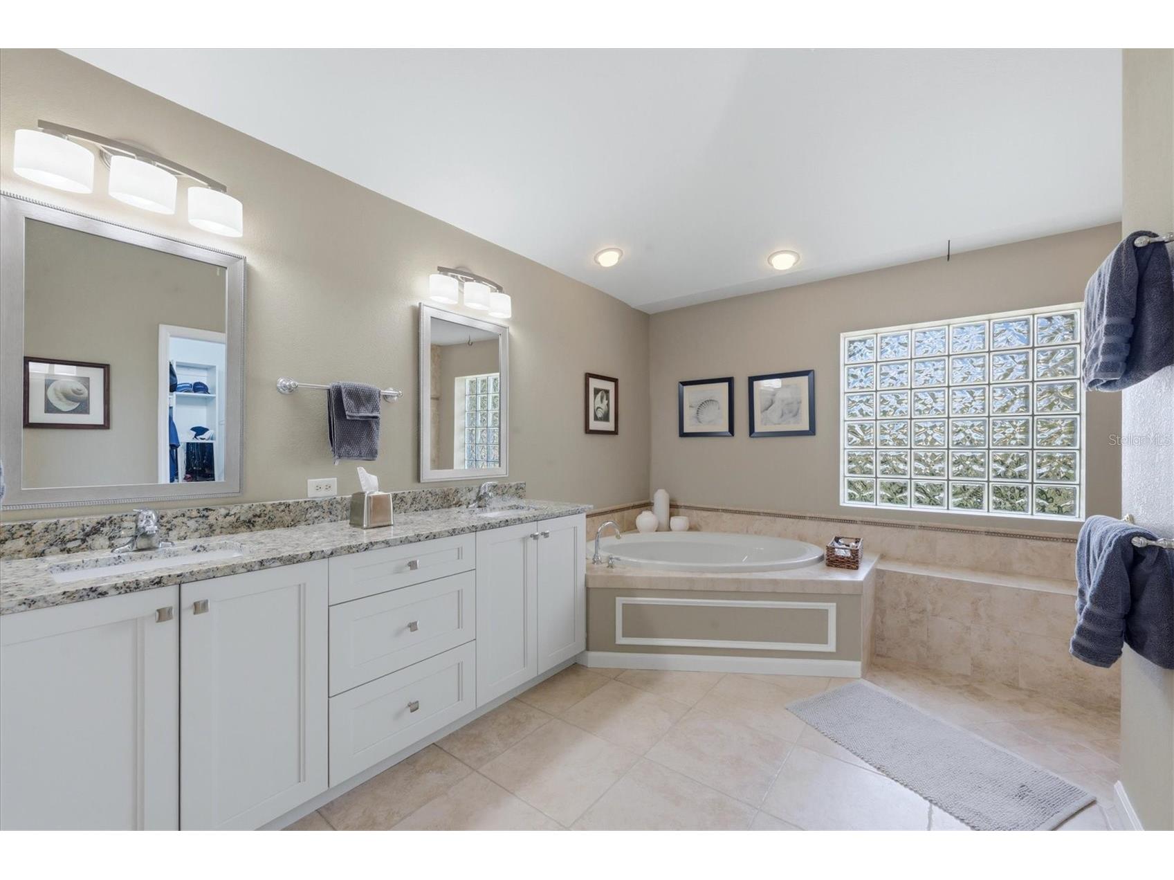 13561 Blake Drive Port Charlotte FL 33981 - SANTA CRUZ WATERWAY D6146895 image27