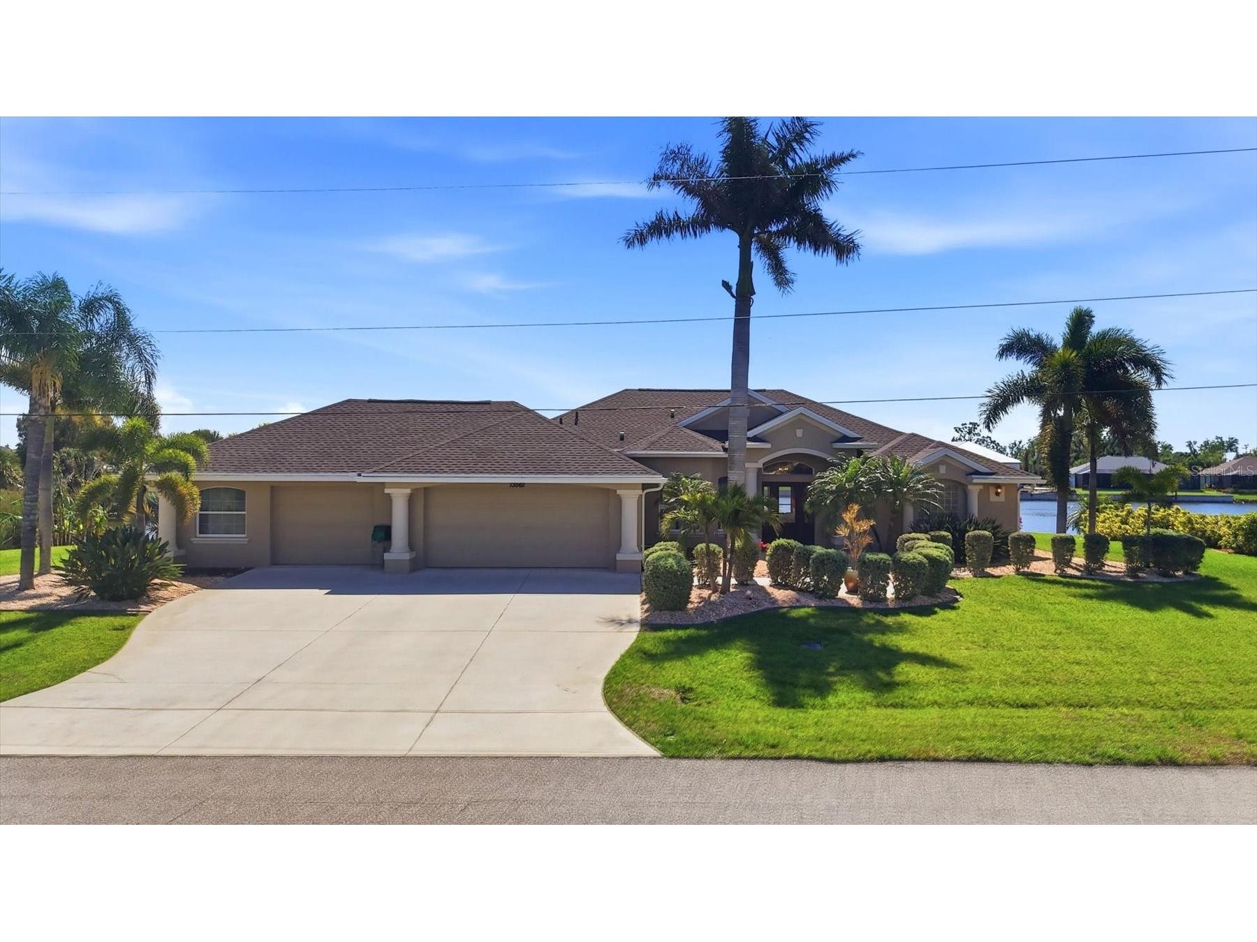 13561 Blake Drive Port Charlotte FL 33981 - SANTA CRUZ WATERWAY D6146895 image4
