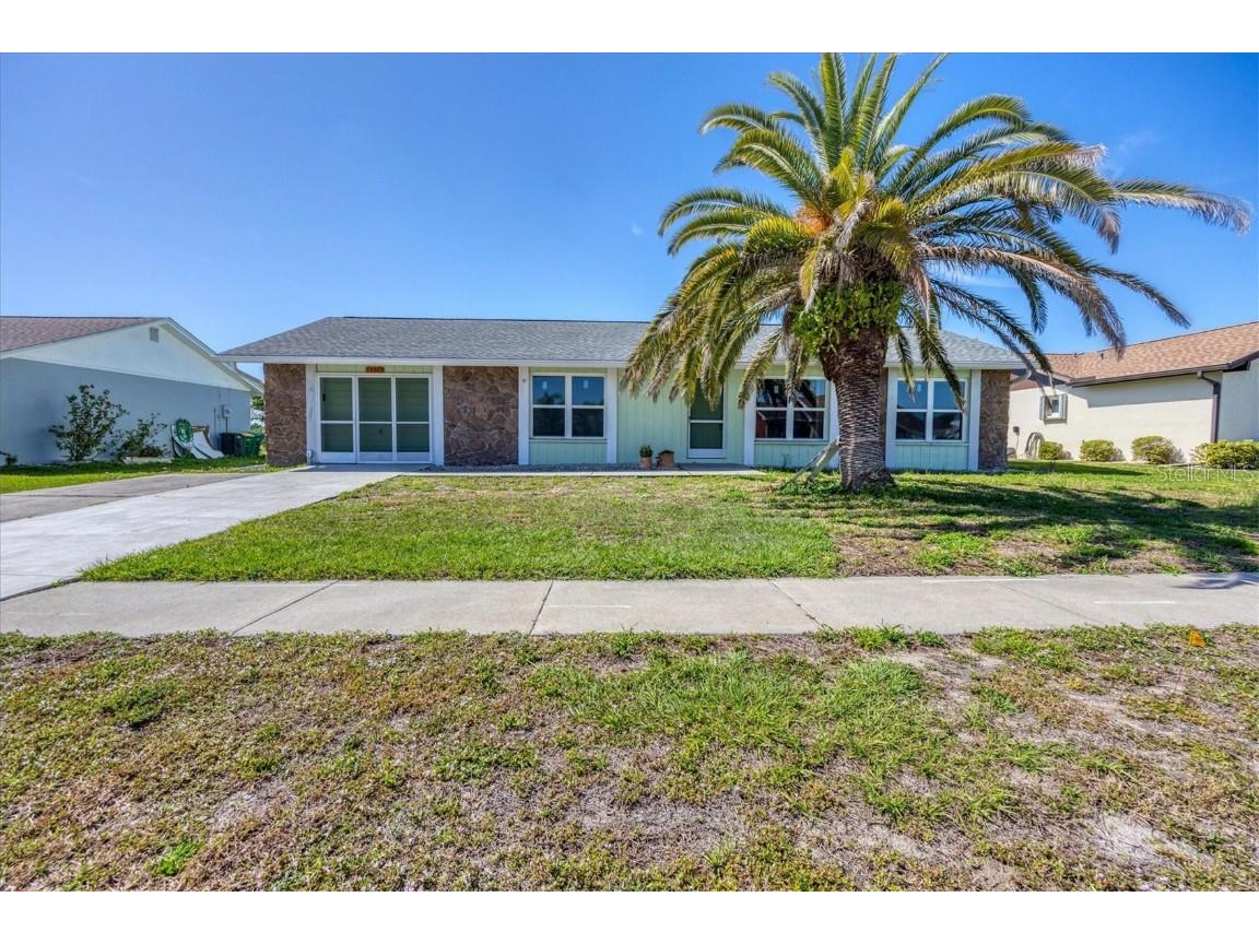 13569 Overton Avenue Port Charlotte FL 33981 D6135683 image1