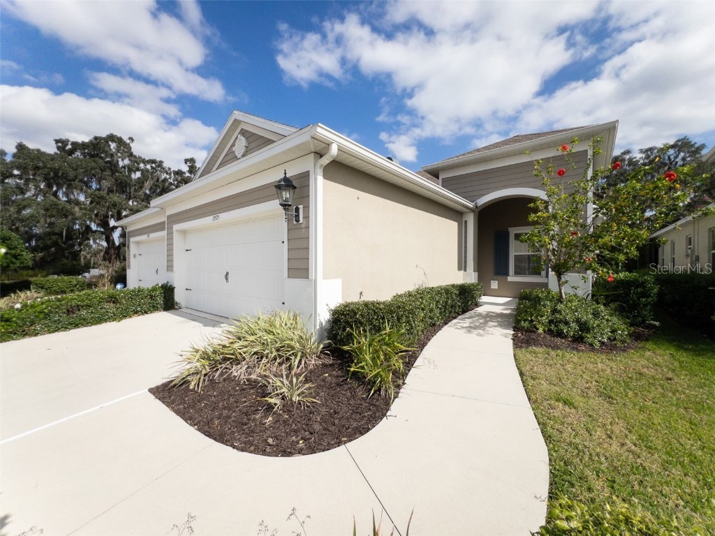13575 Circa Crossing Drive Lithia FL 33547 W7861418 image1