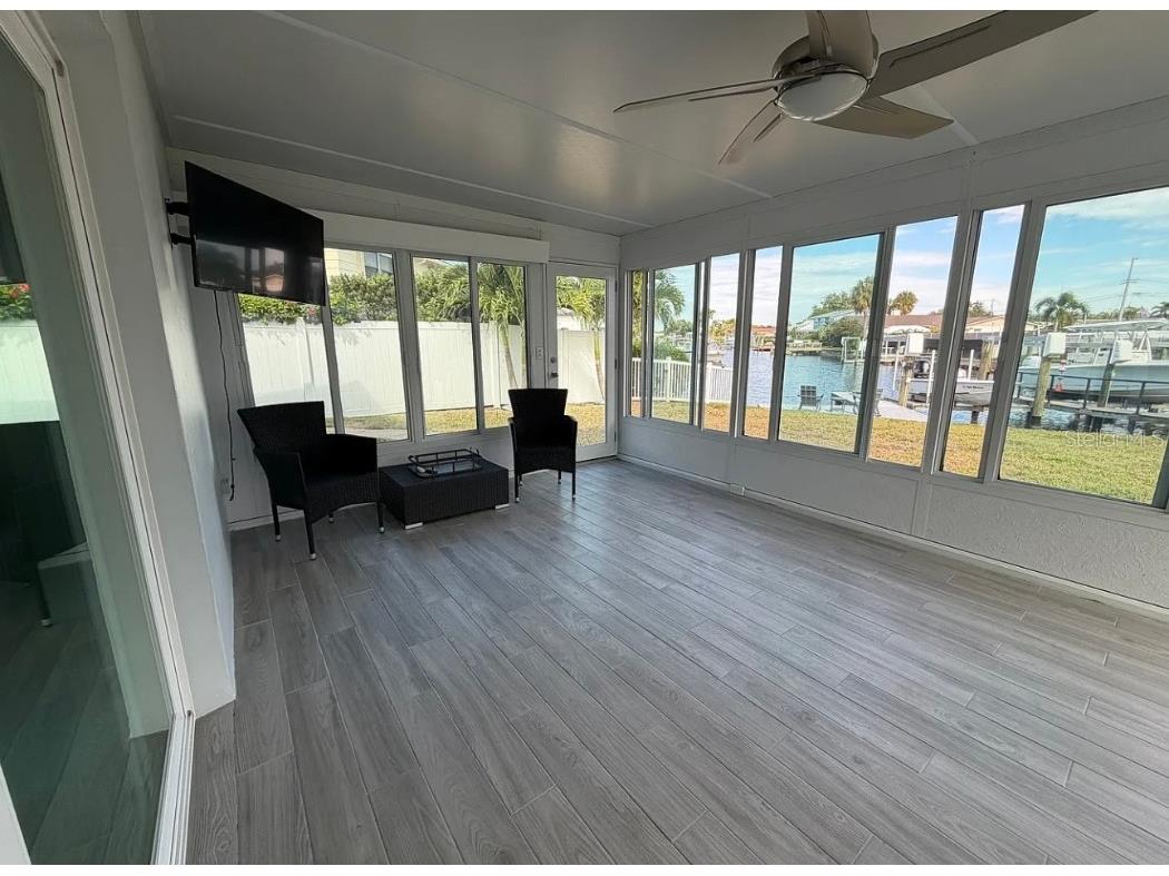 1359 40th Avenue NE Saint Petersburg FL 33703 TB8453333 image14