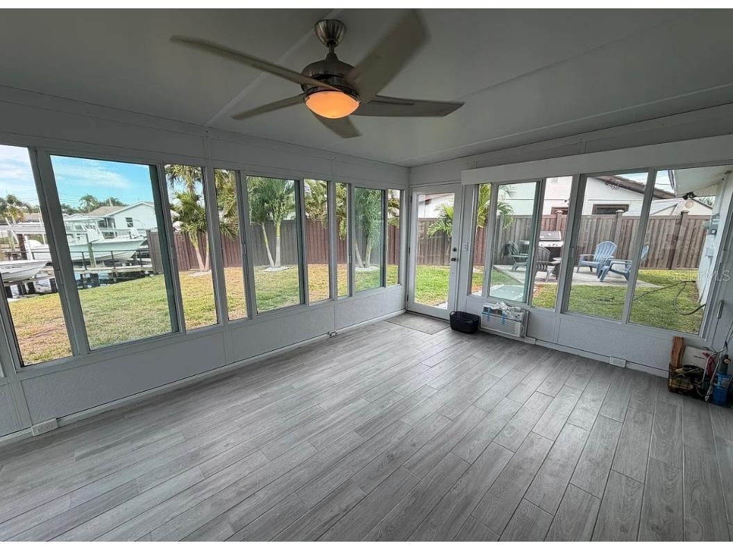 1359 40th Avenue NE Saint Petersburg FL 33703 TB8453333 image15