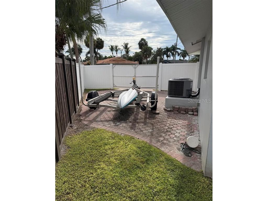 1359 40th Avenue NE Saint Petersburg FL 33703 TB8453333 image17