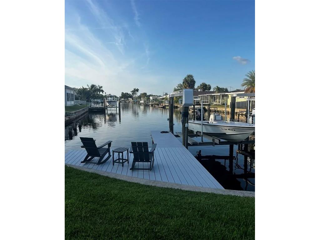 1359 40th Avenue NE Saint Petersburg FL 33703 TB8453333 image18