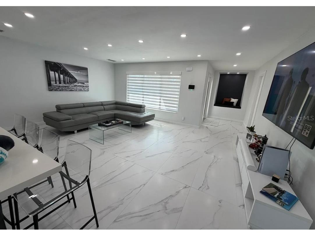 1359 40th Avenue NE Saint Petersburg FL 33703 TB8453333 image3