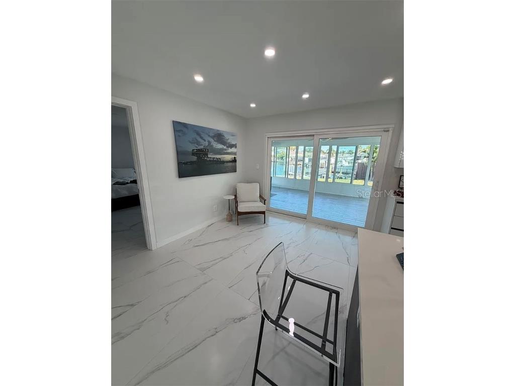 1359 40th Avenue NE Saint Petersburg FL 33703 TB8453333 image5