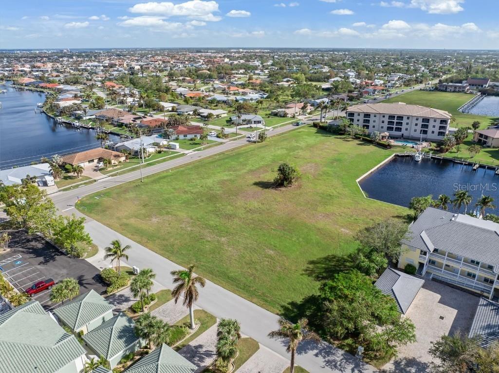 1359 Aqui Esta Drive Punta Gorda FL 33950 C7516332 image4