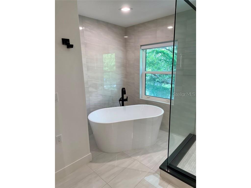 1359 Harbor Drive Sarasota FL 34239 A4665856 image28