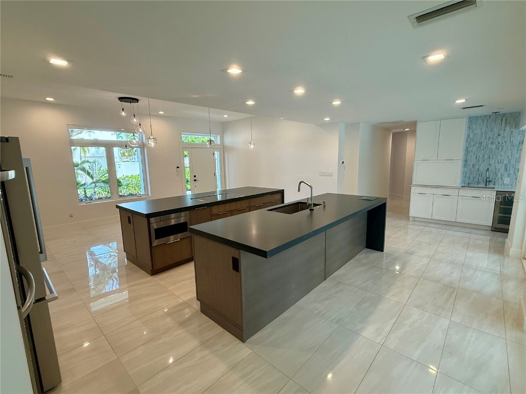 1359 Harbor Drive Sarasota FL 34239 A4665856 image5