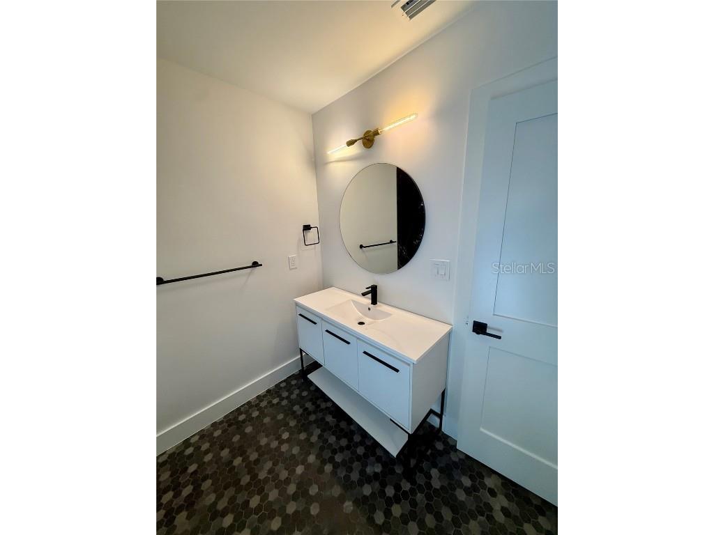 1359 Harbor Drive Sarasota FL 34239 A4665856 image51