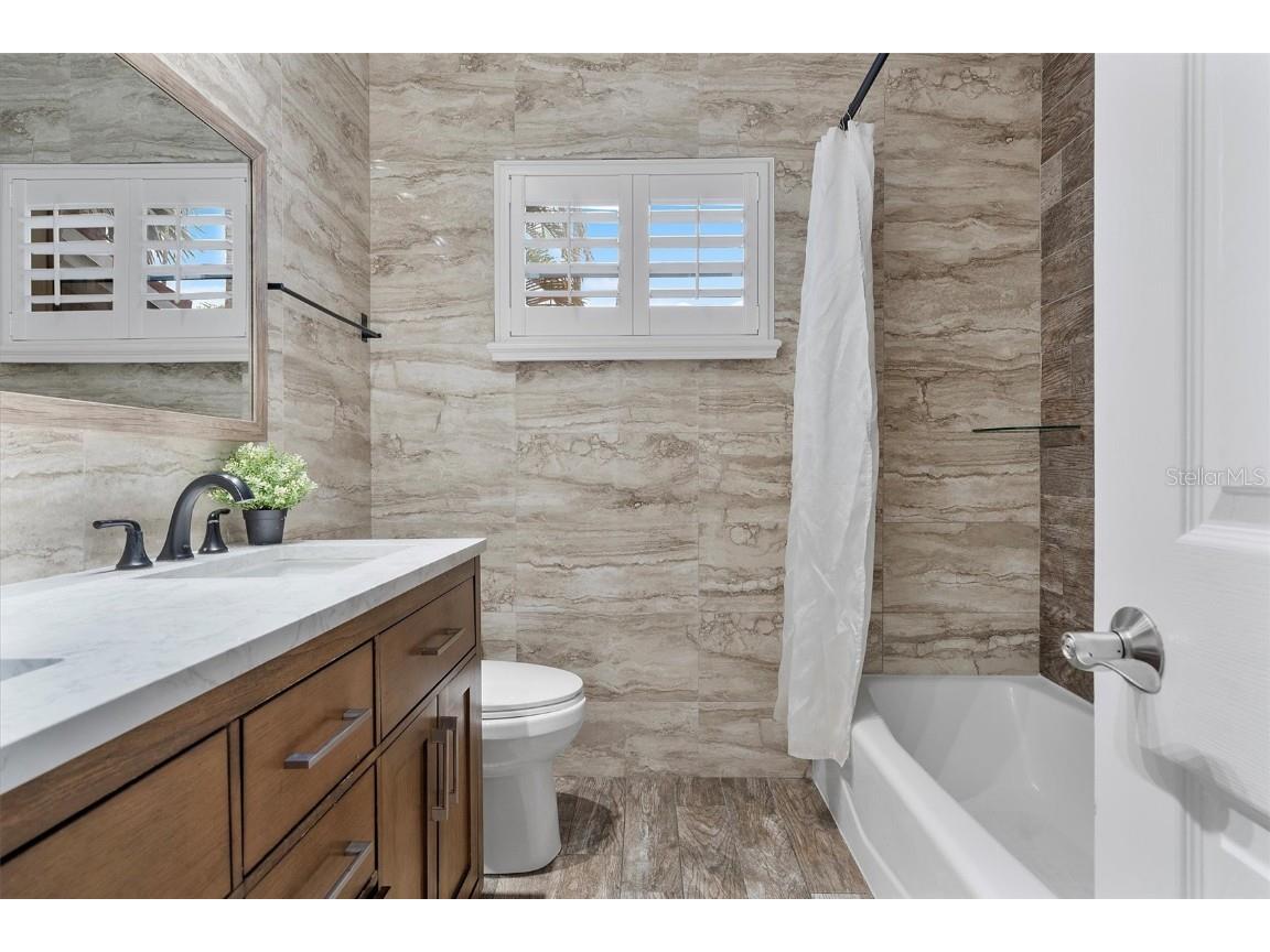 1359 Washington Street Hollywood FL 33019 A4657286 image32