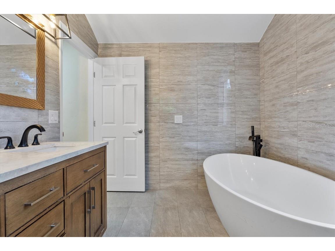 1359 Washington Street Hollywood FL 33019 A4657286 image39