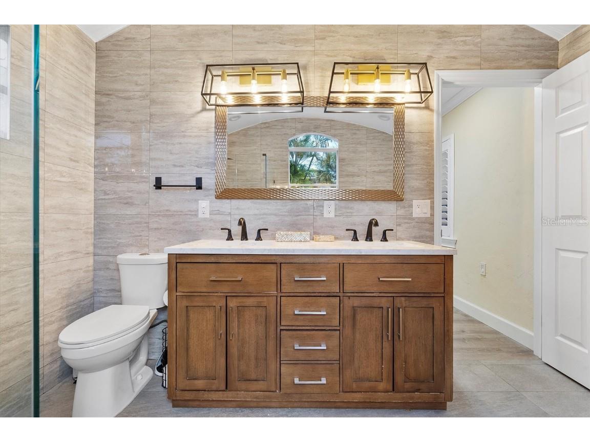 1359 Washington Street Hollywood FL 33019 A4657286 image40