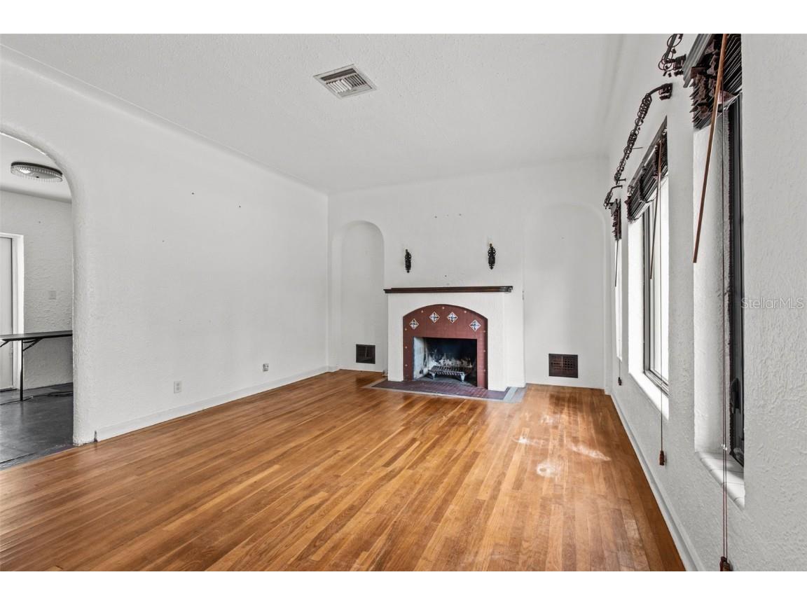 136 26th Avenue NE Saint Petersburg FL 33704 TB8343931 image17