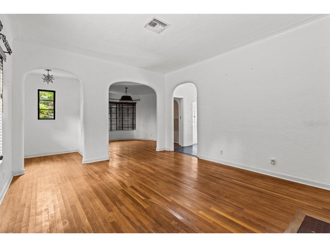 136 26th Avenue NE Saint Petersburg FL 33704 TB8343931 image18