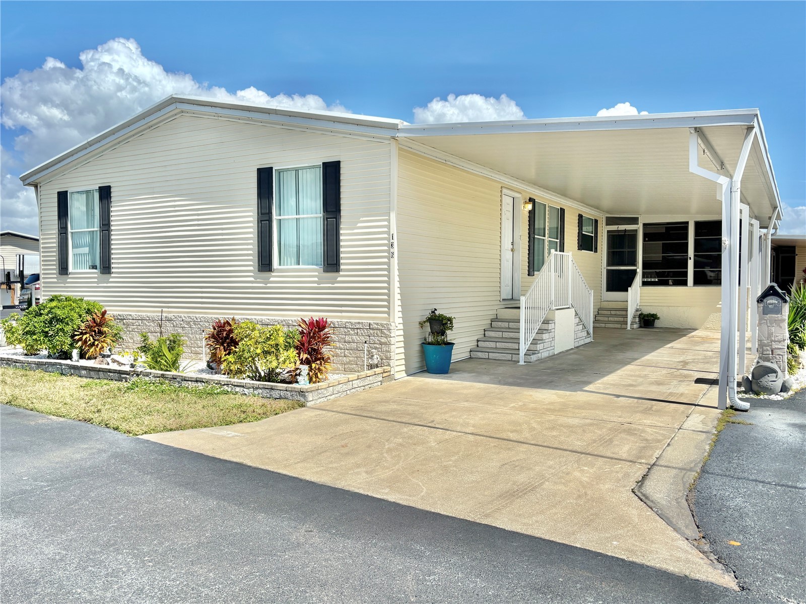 136 Americana Court NE #230 Saint Petersburg FL 33702 - TAMPA BAY TB8484211 image1