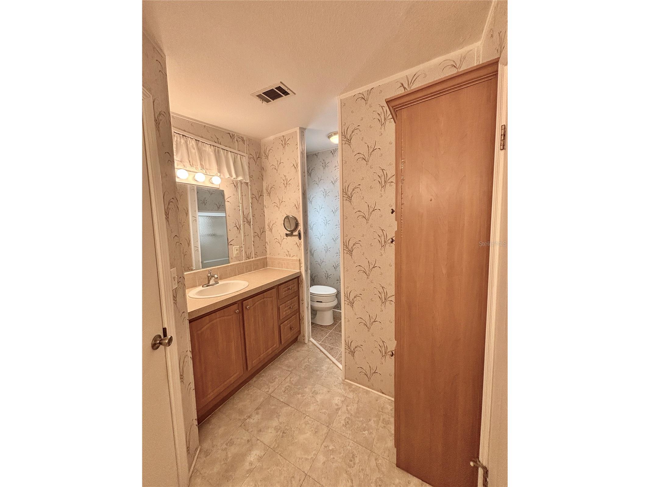 136 Americana Court NE #230 Saint Petersburg FL 33702 - TAMPA BAY TB8484211 image18