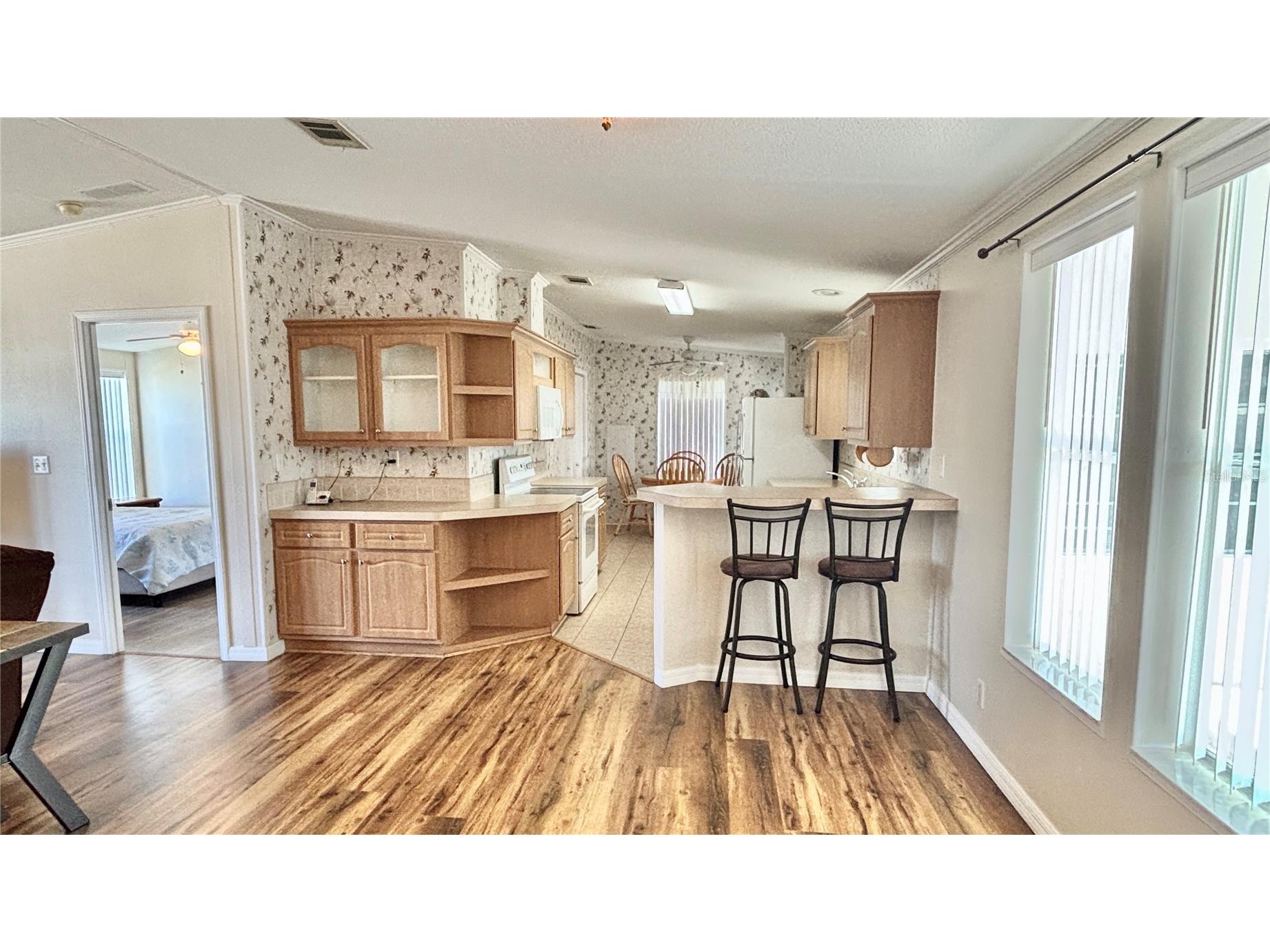 136 Americana Court NE #230 Saint Petersburg FL 33702 - TAMPA BAY TB8484211 image6