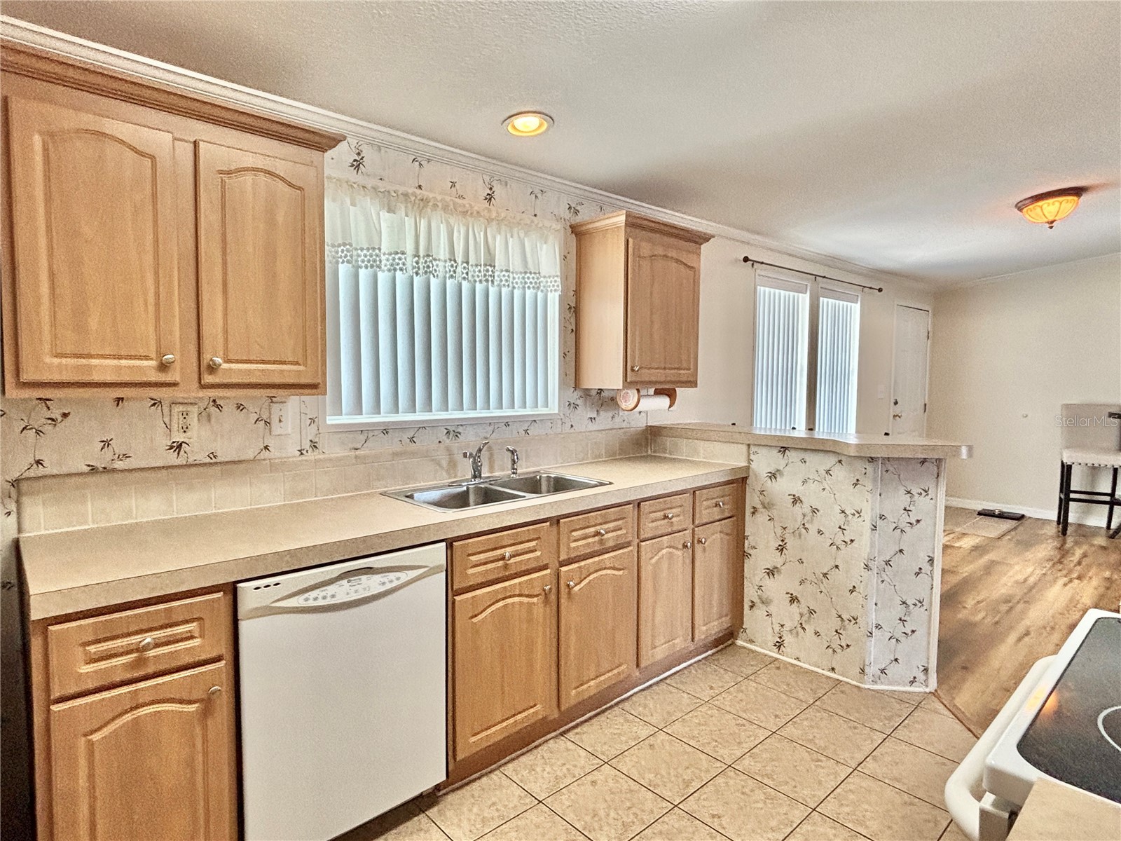 136 Americana Court NE #230 Saint Petersburg FL 33702 - TAMPA BAY TB8484211 image9