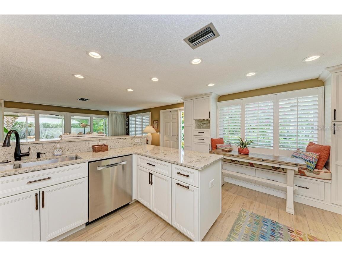 136 Crescent Dr Anna Maria FL 34216 - LAKE LA VISTA A4671637 image17