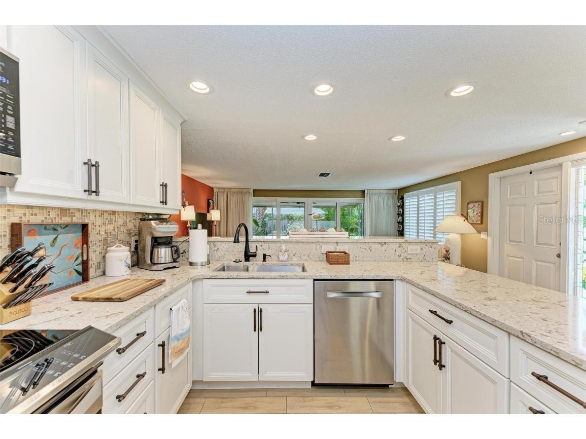 136 Crescent Dr Anna Maria FL 34216 - LAKE LA VISTA A4671637 image18