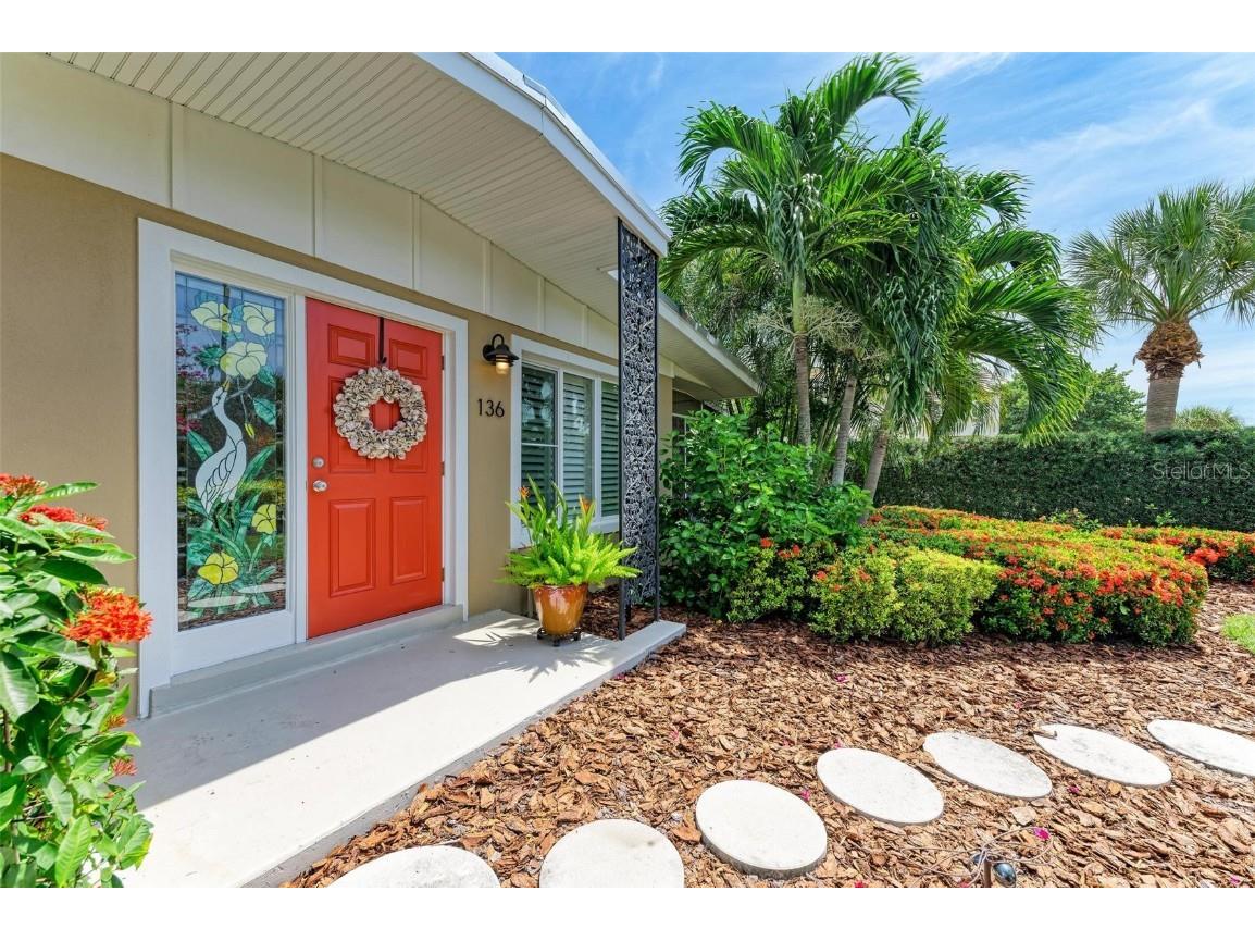 136 Crescent Dr Anna Maria FL 34216 - LAKE LA VISTA A4671637 image2