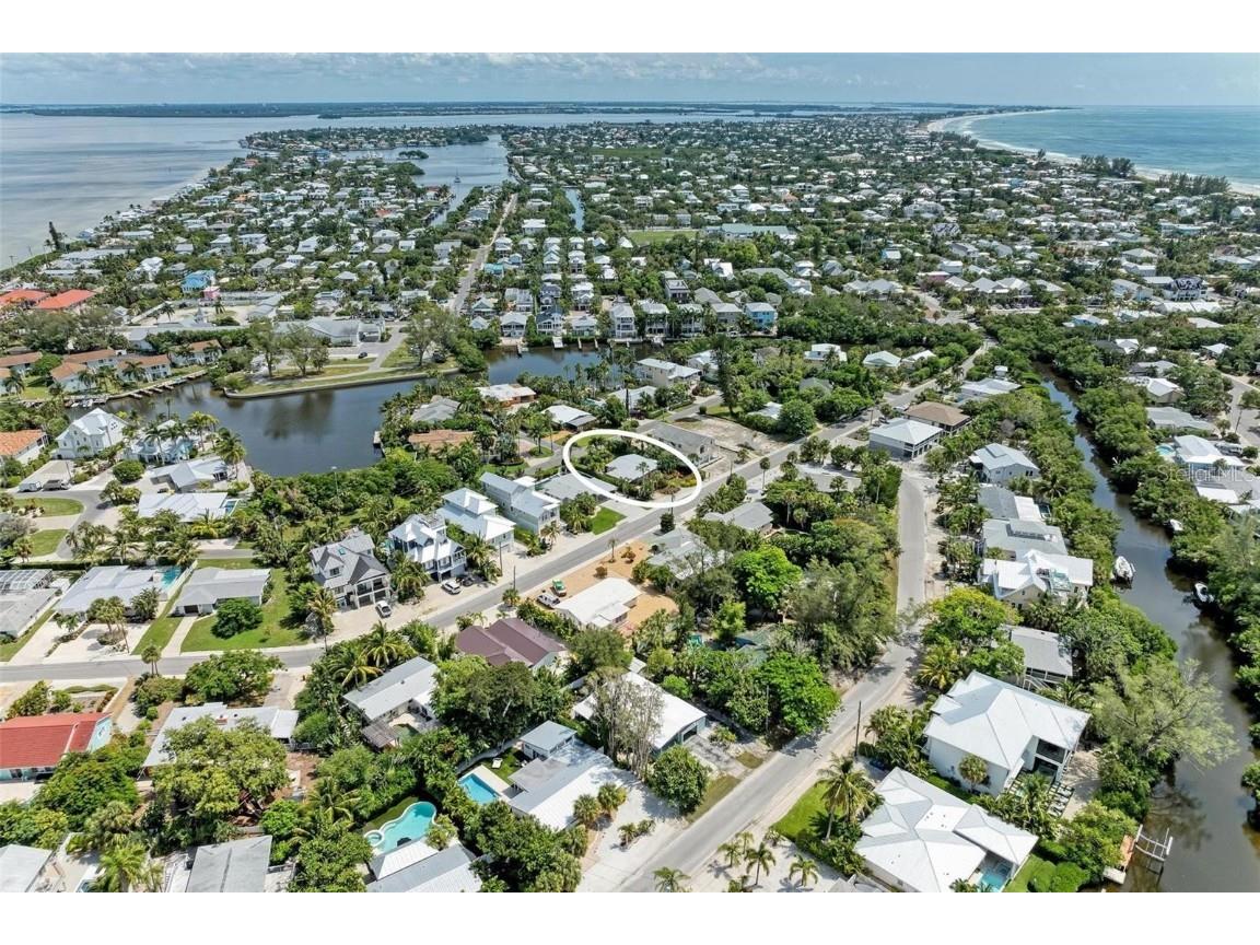 136 Crescent Dr Anna Maria FL 34216 - LAKE LA VISTA A4671637 image3