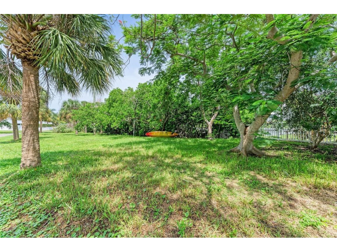 136 Crescent Dr Anna Maria FL 34216 - LAKE LA VISTA A4671637 image55