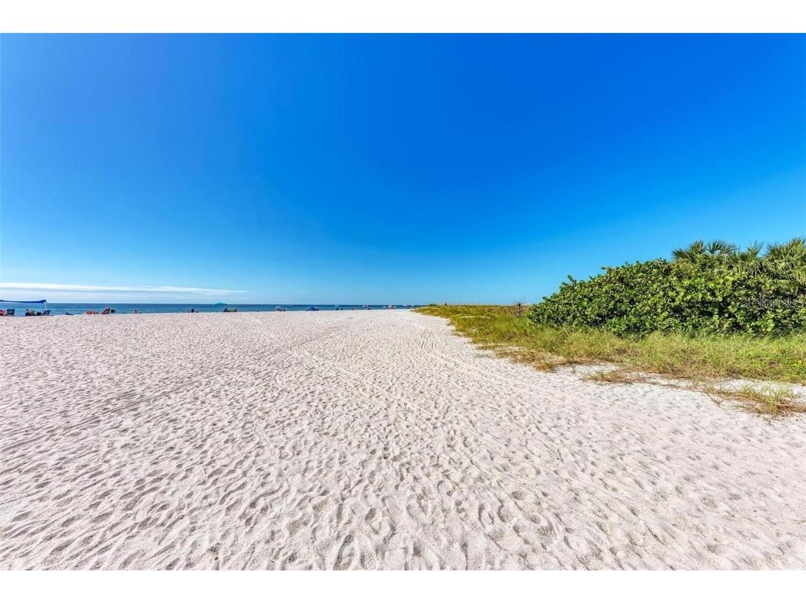 136 Crescent Dr Anna Maria FL 34216 - LAKE LA VISTA A4671637 image75