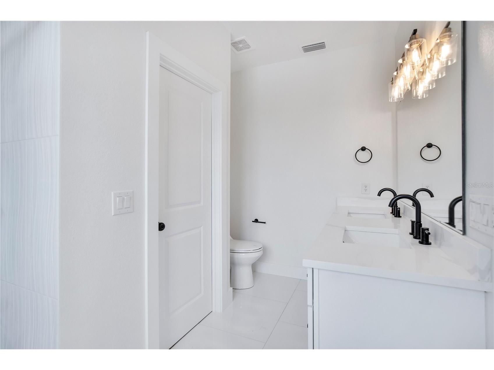136 E Esther Street #B Orlando FL 32806 O6406474 image20