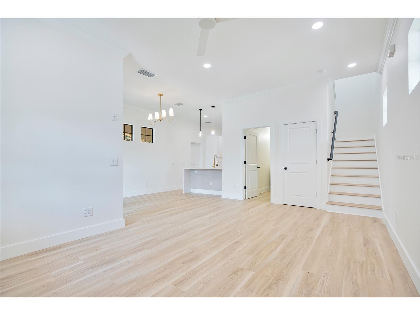 136 E Esther Street #B Orlando FL 32806 O6406474 image7