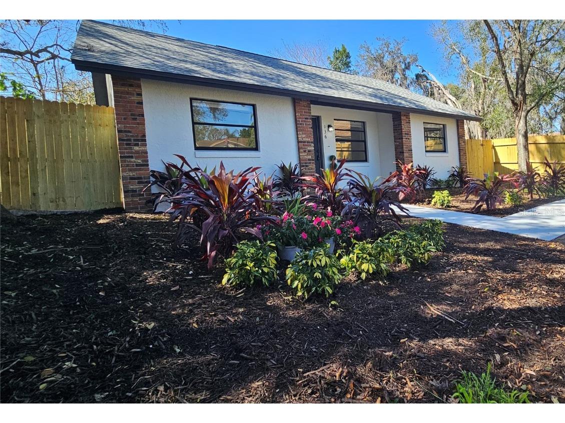 136 N Buena Vista Avenue Orlando FL 32835 O6180122 image1