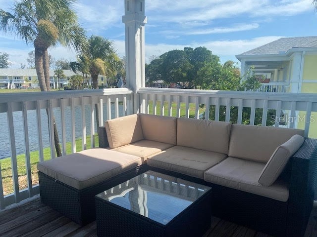 136 Pompano Drive SE #D Saint Petersburg FL 33705 - BIG BAYOU LAKE AND BIG BAYOU TB8493747 image1
