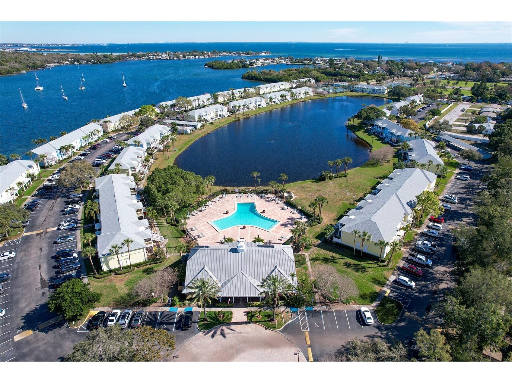 136 Pompano Drive SE #D Saint Petersburg FL 33705 - BIG BAYOU LAKE AND BIG BAYOU TB8493747 image4