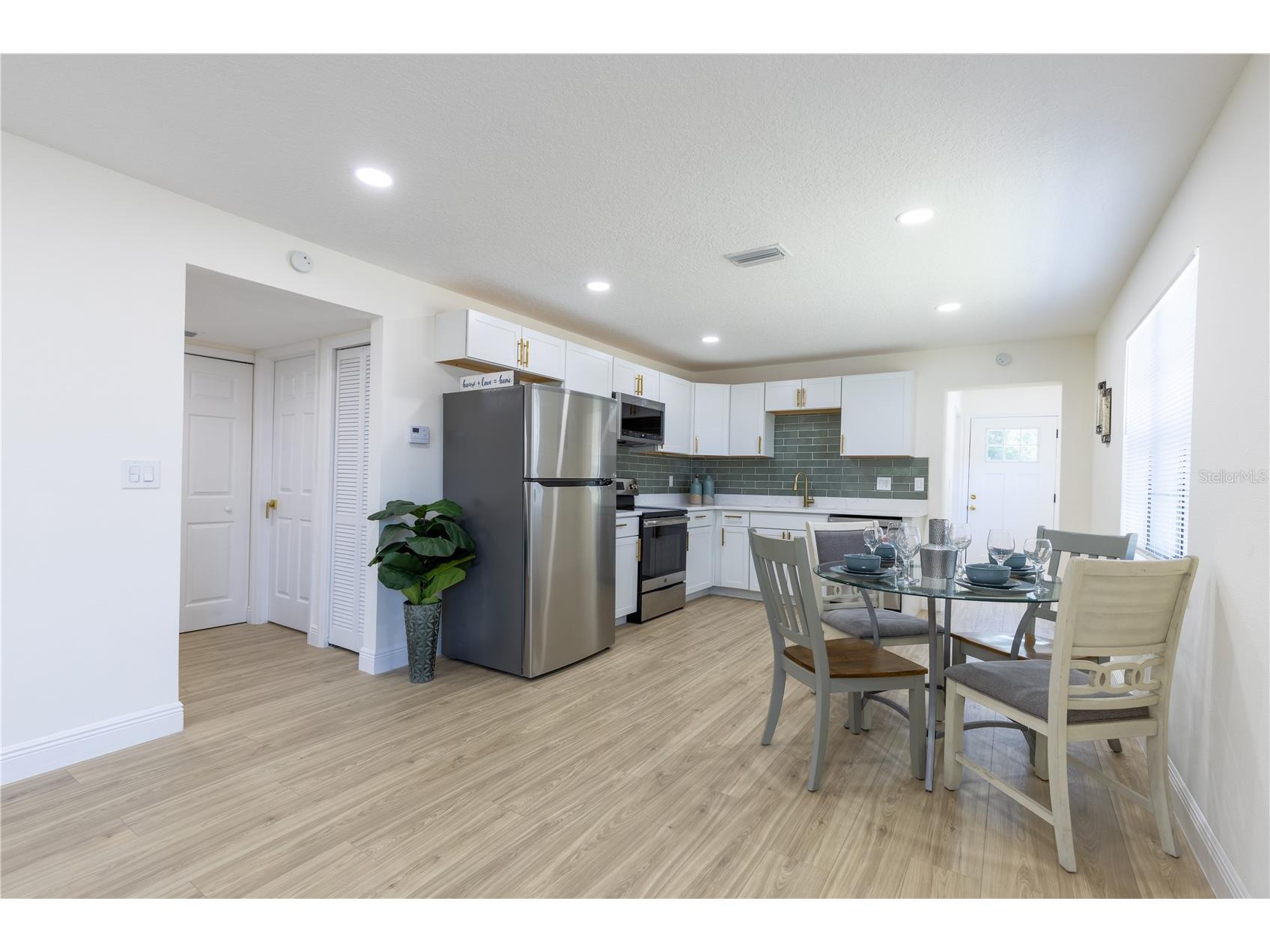 136 Taylor Avenue Daytona Beach FL 32114 O6410853 image8
