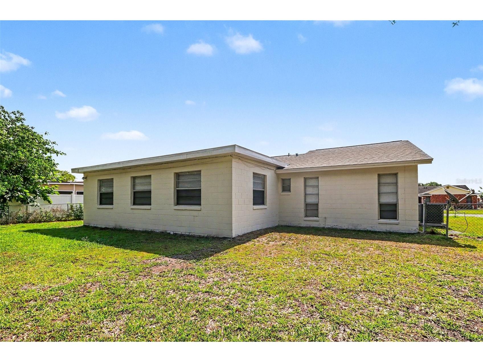 136 W Cedarwood Circle Kissimmee FL 34743 O6404486 image15