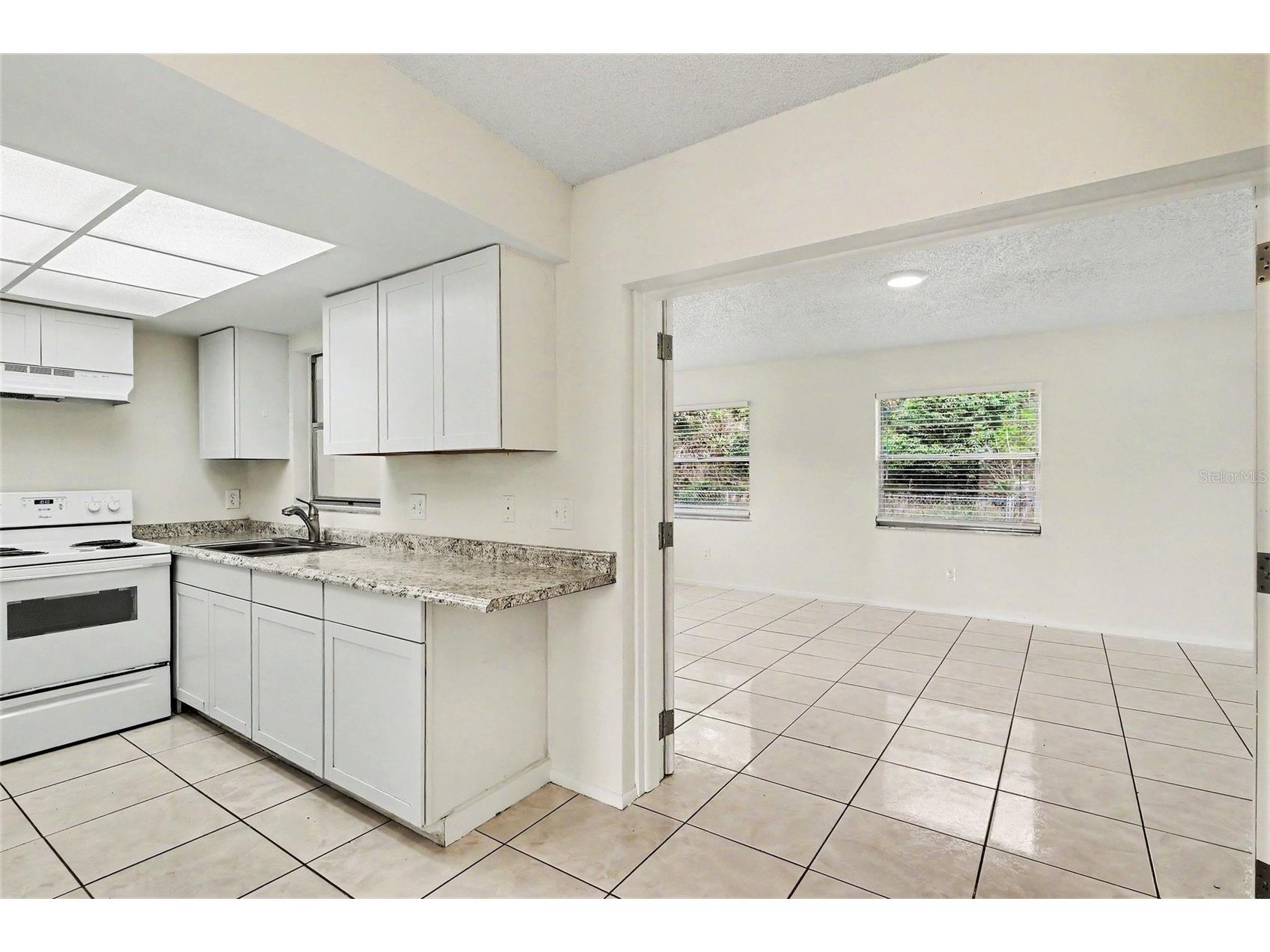 136 W Cedarwood Circle Kissimmee FL 34743 O6404486 image6